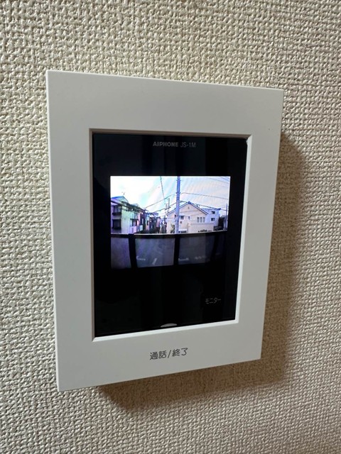 セキュリティ　防犯対策に有効なカメラ付きインターホン！突然の来客にもバッチ