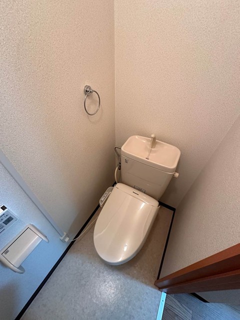 トイレ　トイレは温水洗浄便座付き♪人気のバストイレ別です♪トイレが独