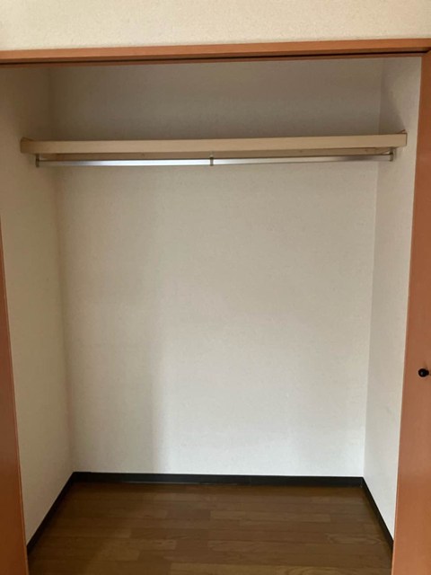 収納　洋室6帖のお部屋にあるクローゼットです♪大切なお洋服もしわに