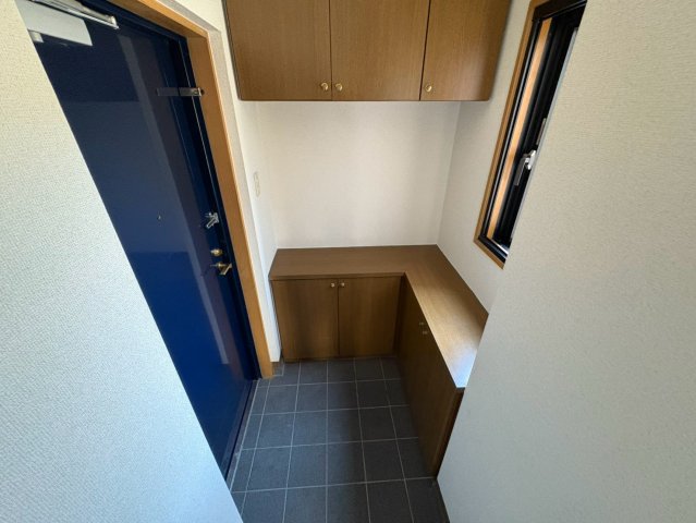 玄関　シュロス東白壁