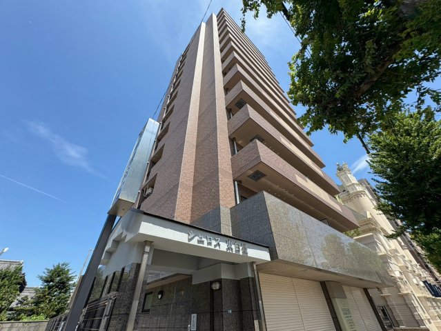 建物外観　シュロス東白壁
