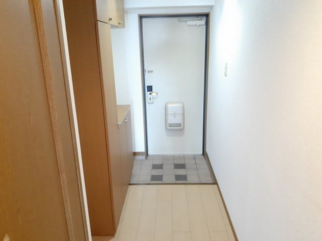 玄関　収納もある玄関です