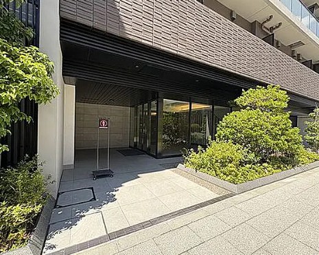 エントランス　ゆとりのあるエントランスです