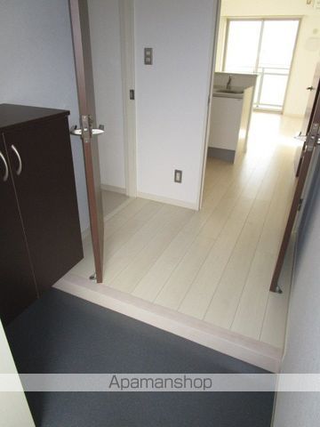 富山地鉄本線 東新庄駅 徒歩13分 5階建 築11年の玄関写真