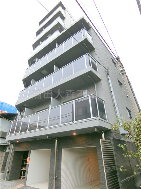 建物外観　2022年8月築　RC鉄筋コンクリート造地上7階建て総戸数4