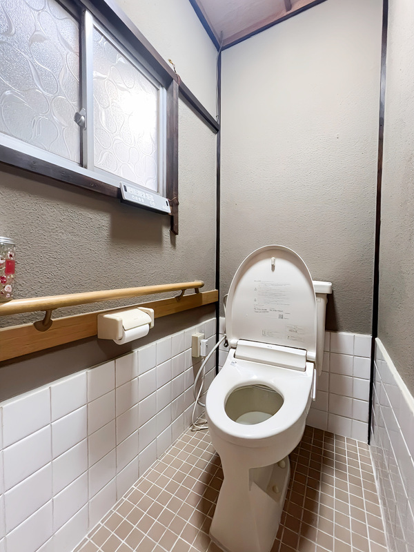 ＪＲ阪和線 和歌山駅 徒歩18分 1階建 築62年のトイレ写真