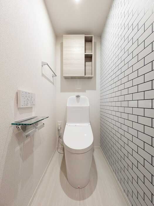 東急田園都市線 用賀駅 徒歩18分 3階建 築1年のトイレ写真