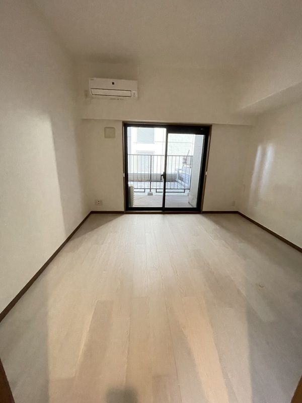 エンゼル川崎グランディアの居間写真