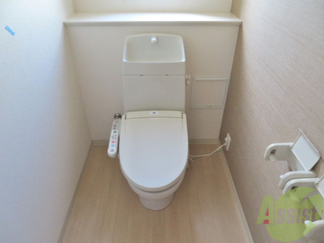 トイレ　トイレは、嬉しいウォシュレット機能付きです。