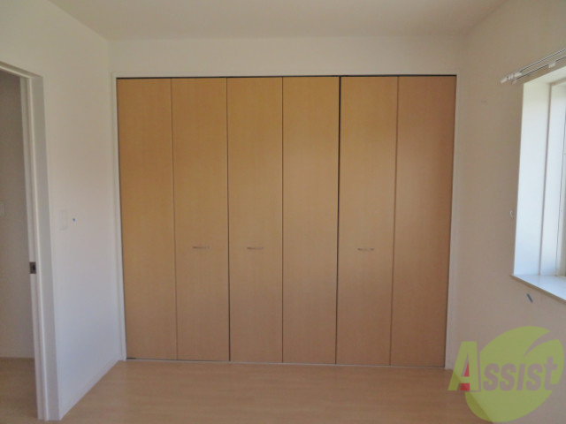 収納　こちらのお部屋には、大きいクローゼットがあります。