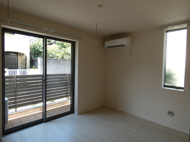居室・リビング　★明るいフローリングの角部屋です★