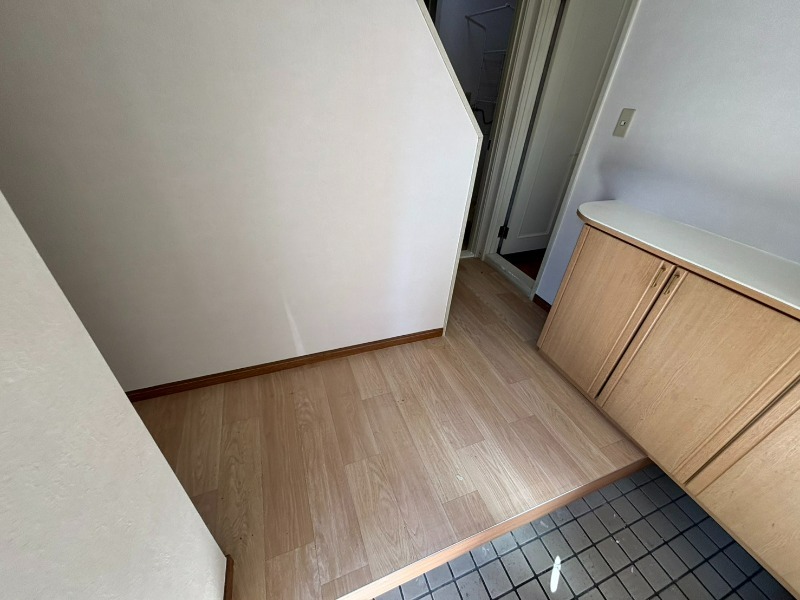 高月北貸家の玄関写真