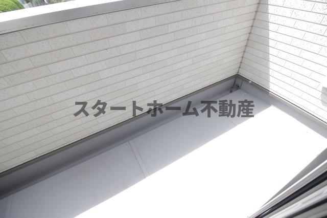 バルコニー　外からの目が気にならないバルコニーで洗濯物が干せます