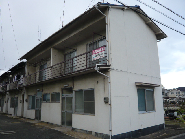 平田貸住宅の建物外観