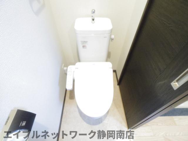 トイレ　清潔感のあるトイレです