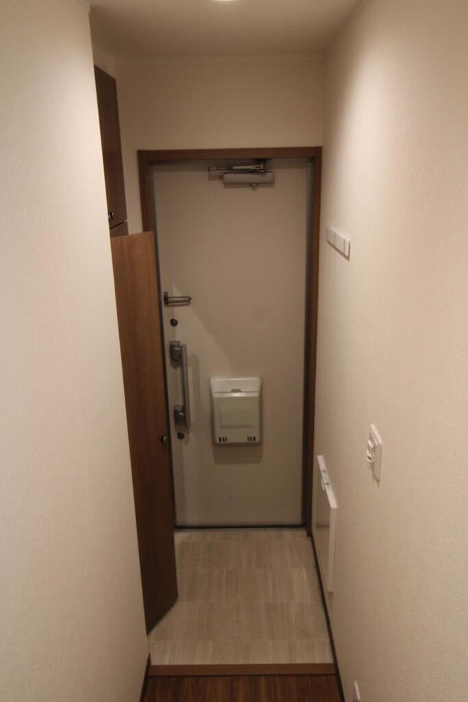 玄関　*同物件、別部屋の写真です