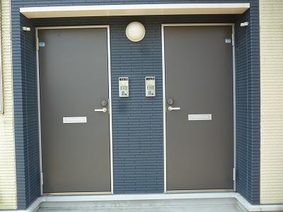 玄関　玄関前から