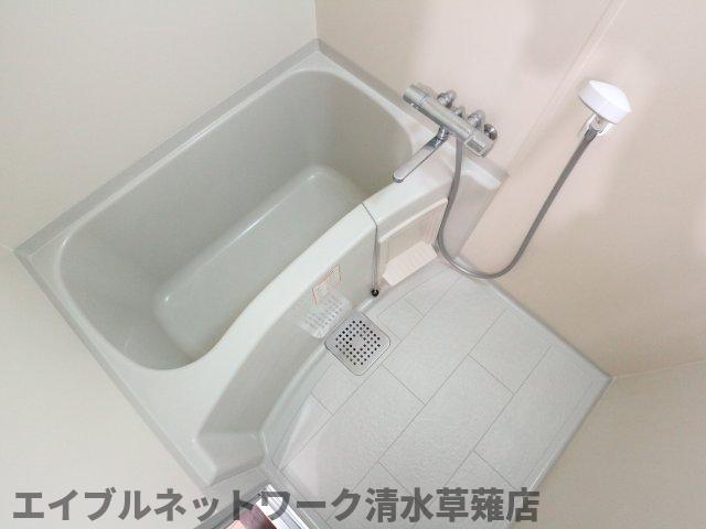 【静岡市駿河区聖一色のアパートのバス・シャワールーム】