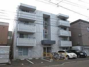札幌市北区北二十九条西のマンションの建物外観