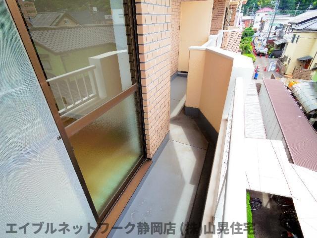 【静岡市葵区平和のマンションのバルコニー】