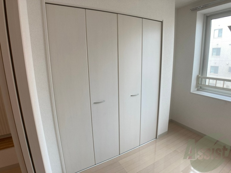 収納　寝室の収納です。部屋がすっきり片付きます。