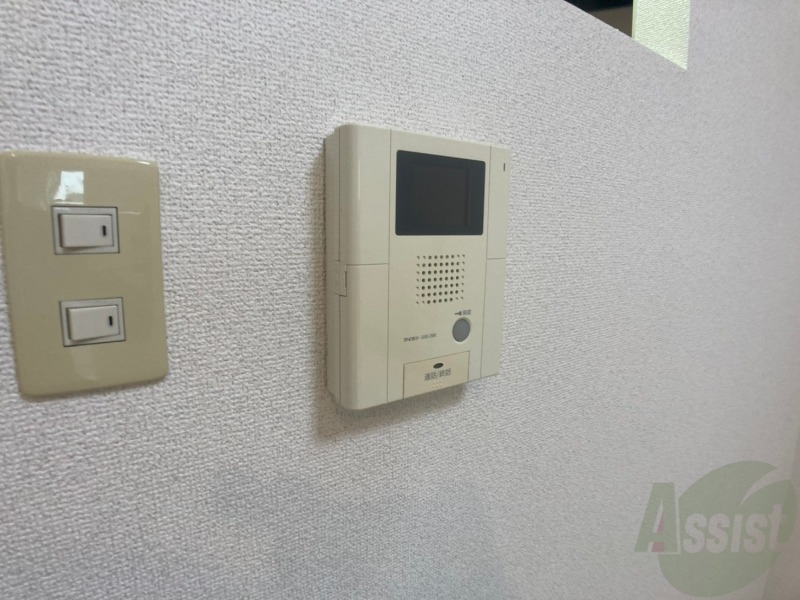 セキュリティ　ＴＶモニター付インターホンです。来客者の顔が見えるので安心！