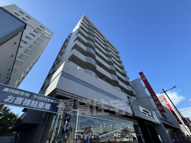 広島市中区広瀬北町のマンションの建物外観