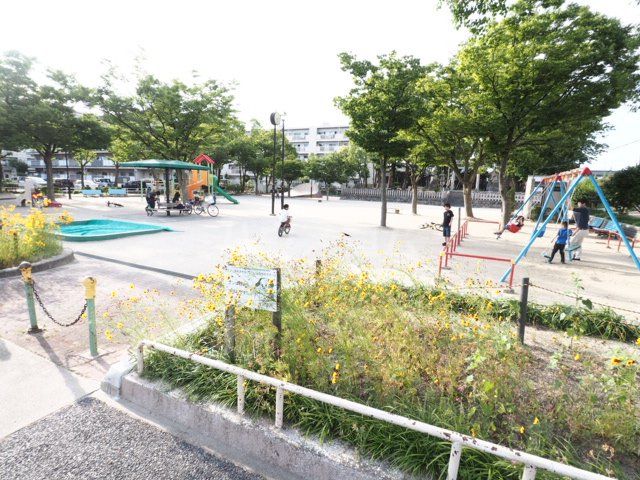 【名古屋市北区浪打町のマンションの公園】