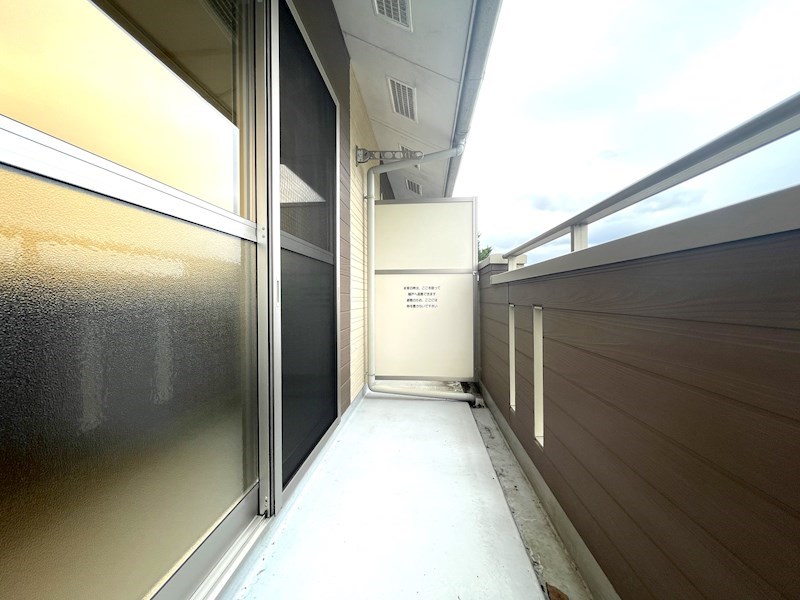 バルコニー　南向き住戸の為、陽当りも良好です。