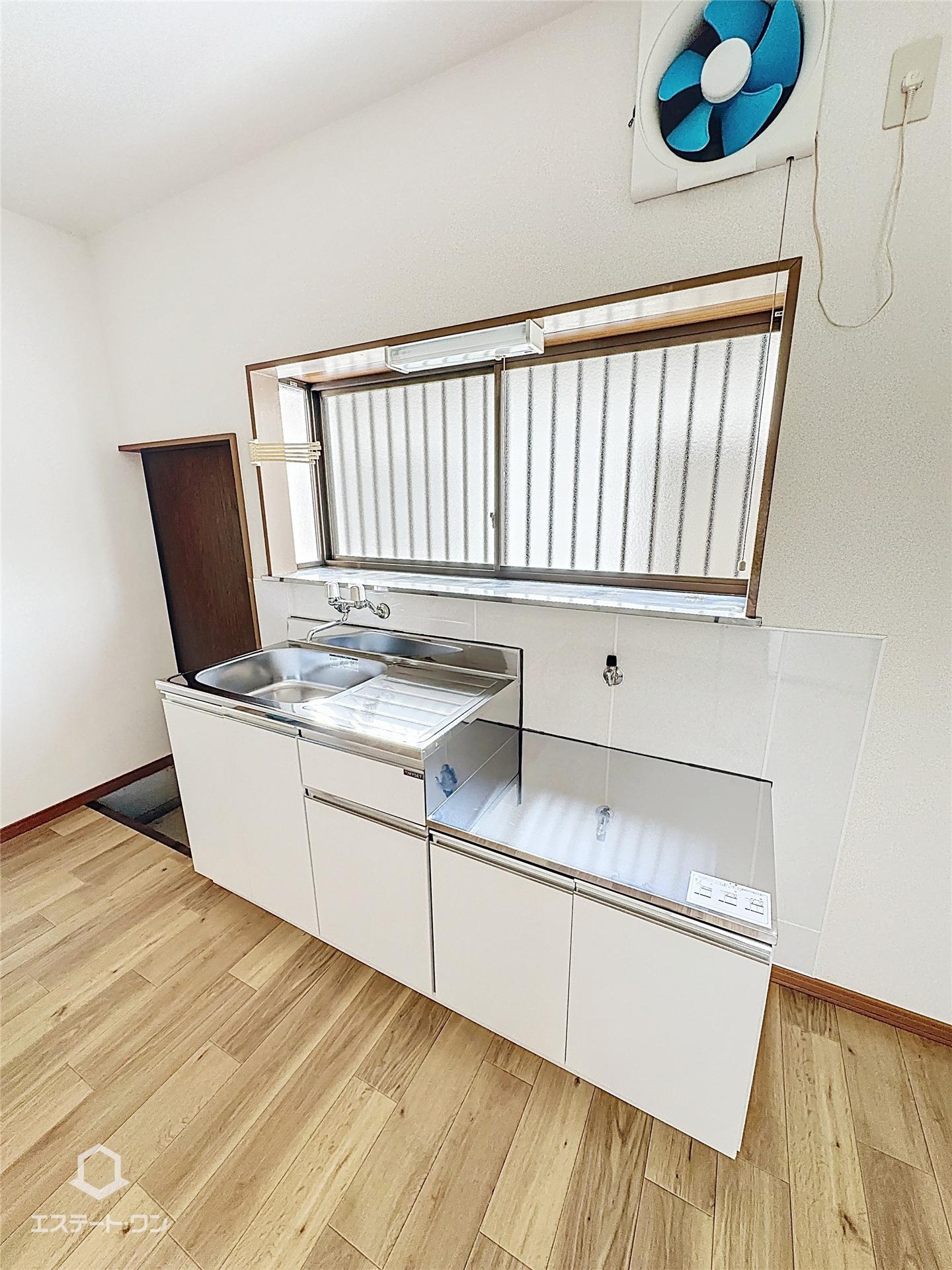 キッチン　窓のある明るいキッチンです★