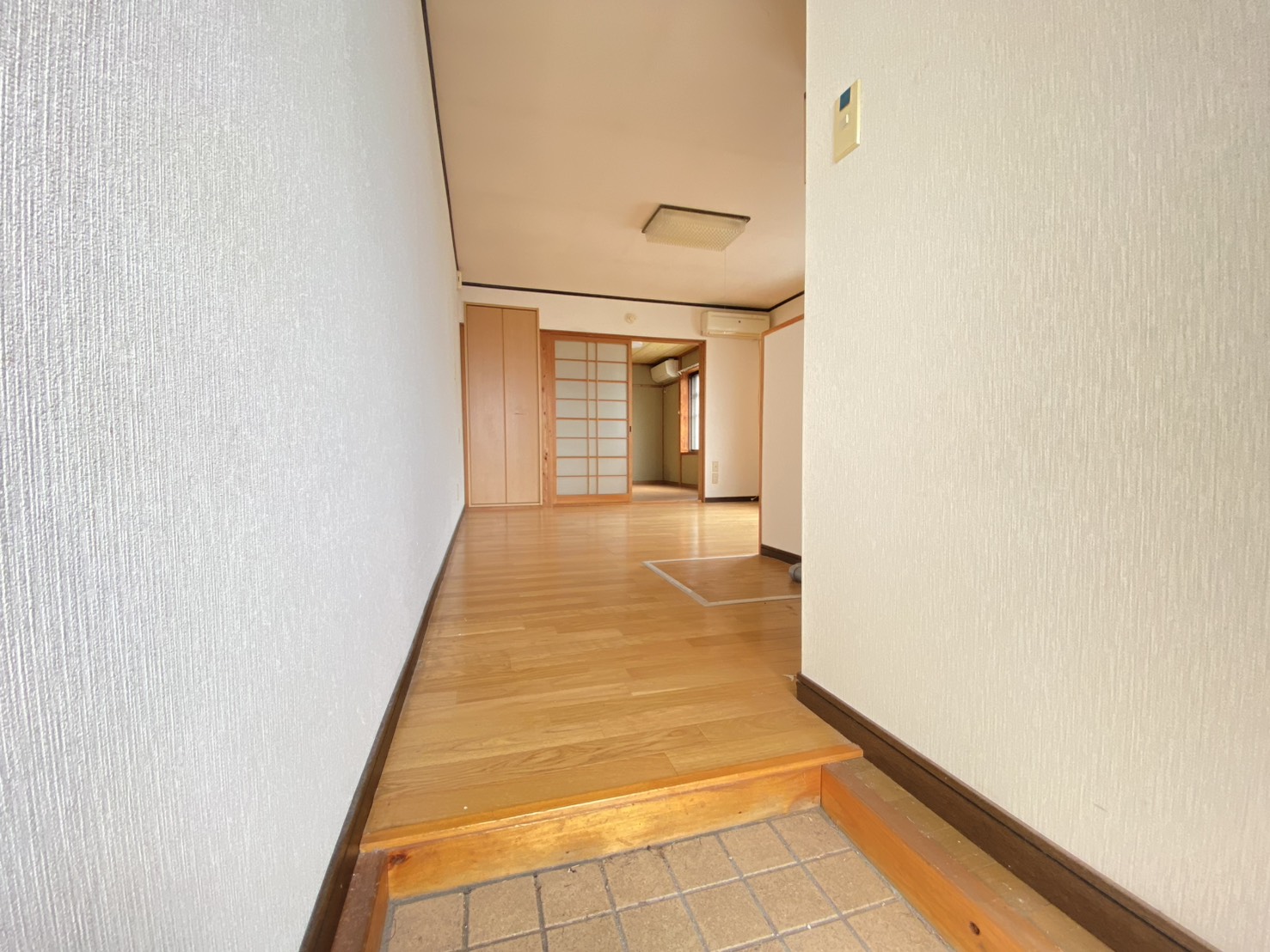 カーサ矢峰の玄関写真