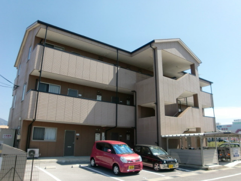 【長浜市神照町のマンションの駐車場】