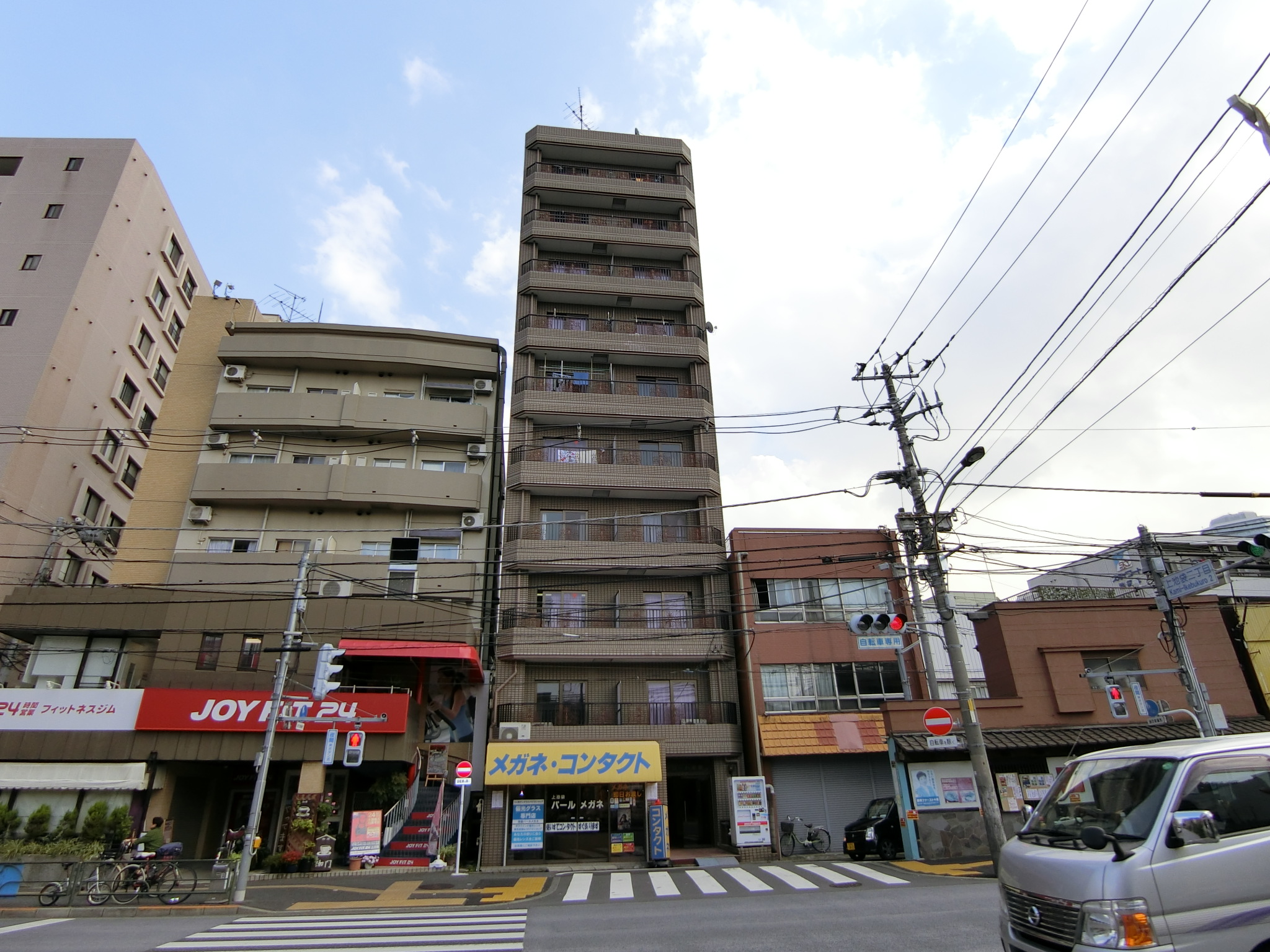 バンコート池袋の建物外観