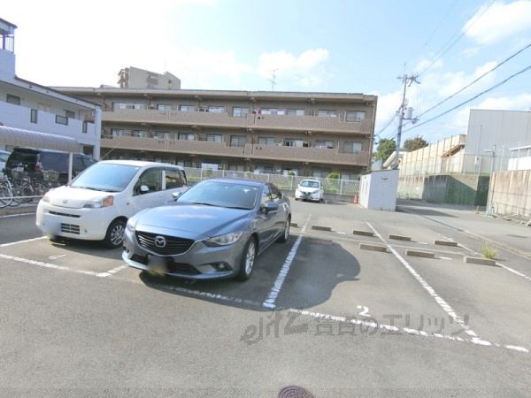 駐車場　駐車場