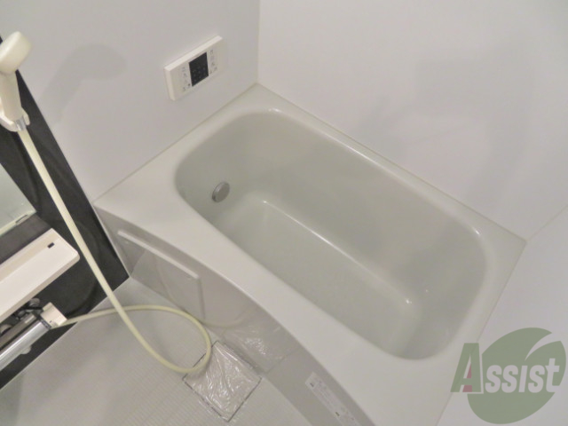 バス・シャワールーム　追い焚き機能が付いているのでいつでも温かいお風呂に入れますね