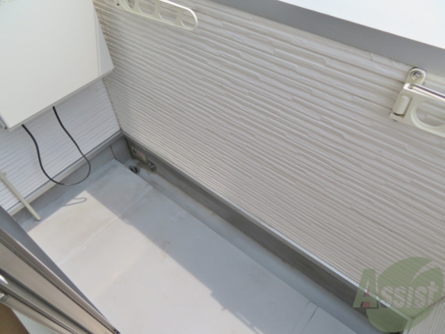 バルコニー　バルコニーがあるので洗濯物が外に干せてうれしいですね。