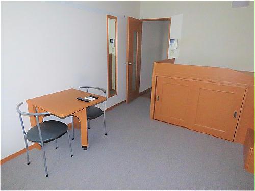 居室・リビング　ハイベッドタイプのお部屋です