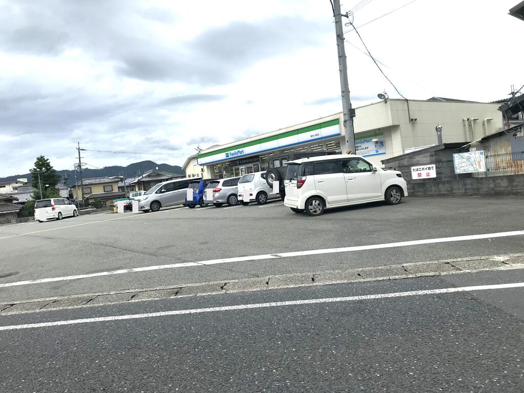 コンビニ　ファミリーマート南丹八木町店（コンビニ）まで1124m