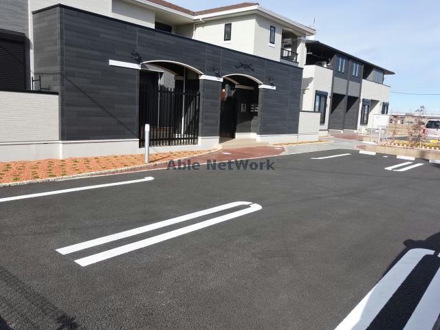 駐車場　駐車場