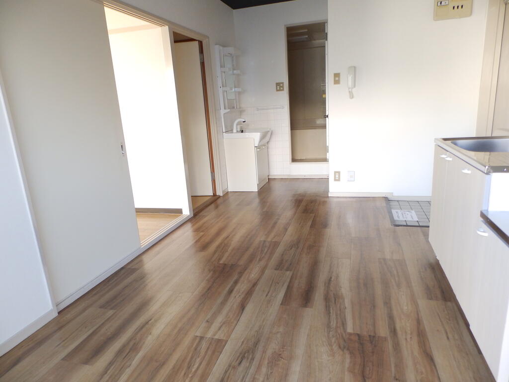 居室・リビング　明るい角部屋