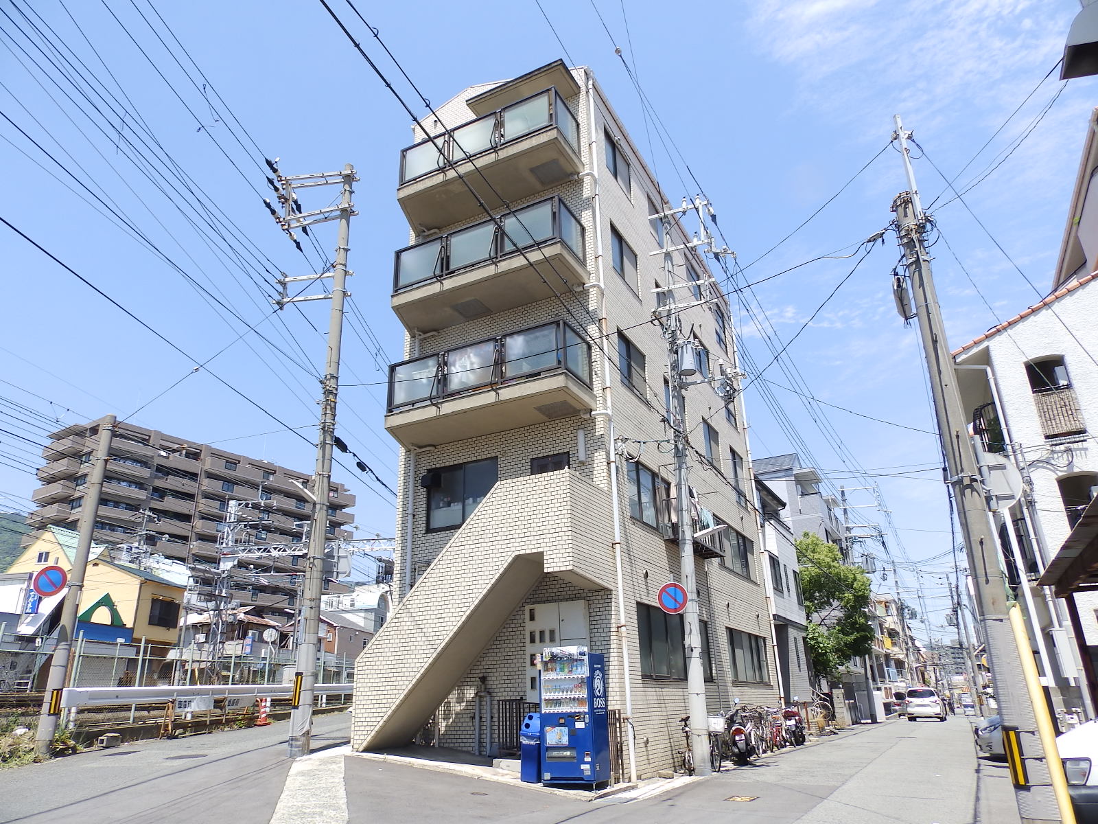建物外観　水道筋商店街も近くです