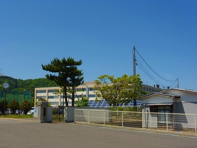 高校・高専　秋田県立由利高等学校（高校・高専）まで350m