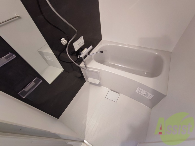 バス・シャワールーム　お風呂になります。一日の疲れを癒してくださいね。