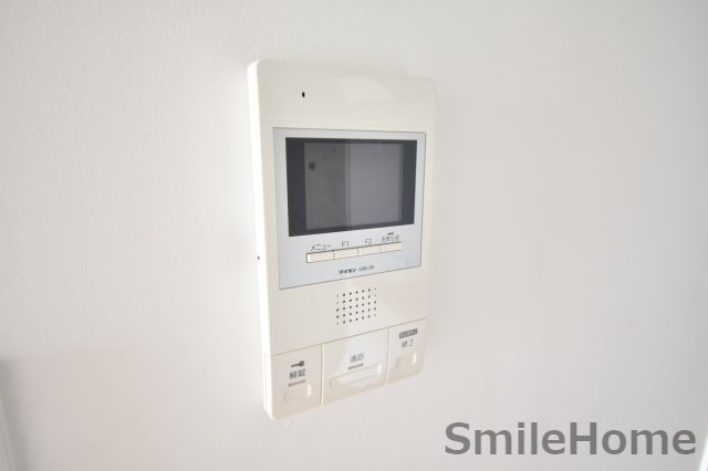 セキュリティ　TVモニターホンは安心ですね。誰か確認してから開けて下さいね