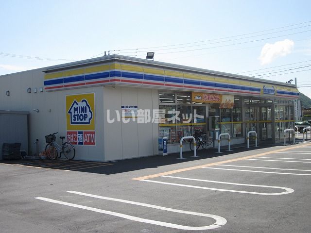 コンビニ　ミニストップ白河桜岡店（コンビニ）まで196m