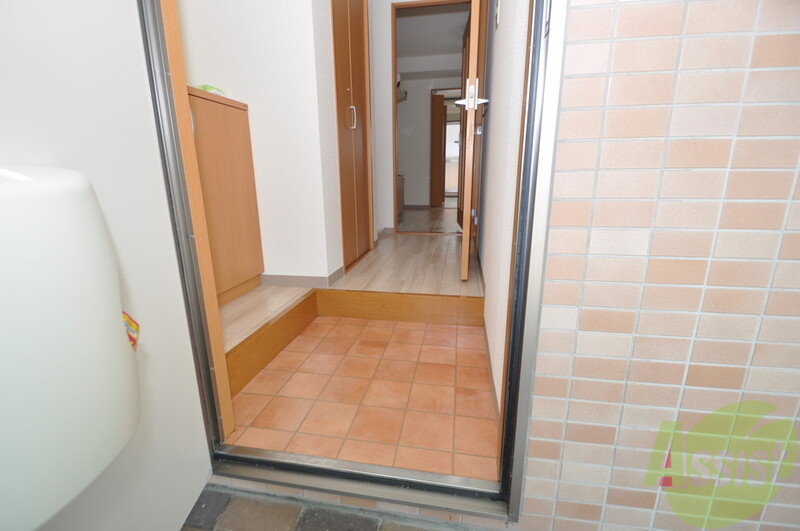 玄関　ズドーンと伸びる廊下ですっきりしています。