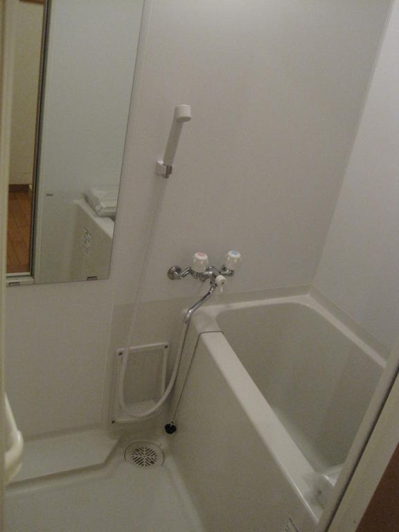 バス・シャワールーム　オール電化・独立洗面台・IH2口クッキングヒーター