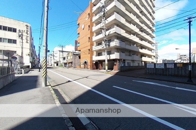 その他　前面道路（その他）まで0m