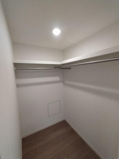 収納　建築中の写真となります。