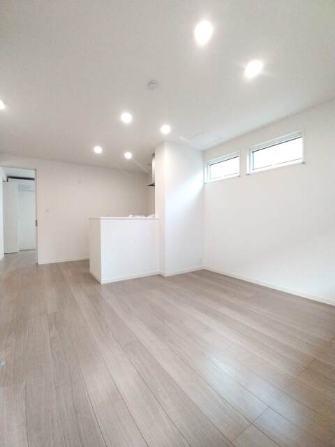 居室・リビング　建築中の写真となります。